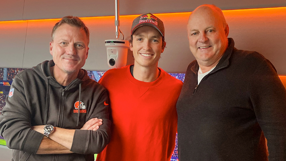 Aussie Olympic and world champion snowboarder Scotty James dropped in for a great chat with JB & Bill.